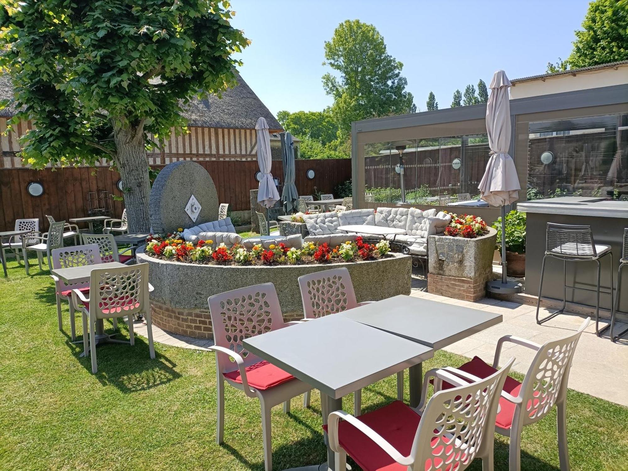 Auberge Du Vieux Tour Le Manoir Canapville  Exterior photo