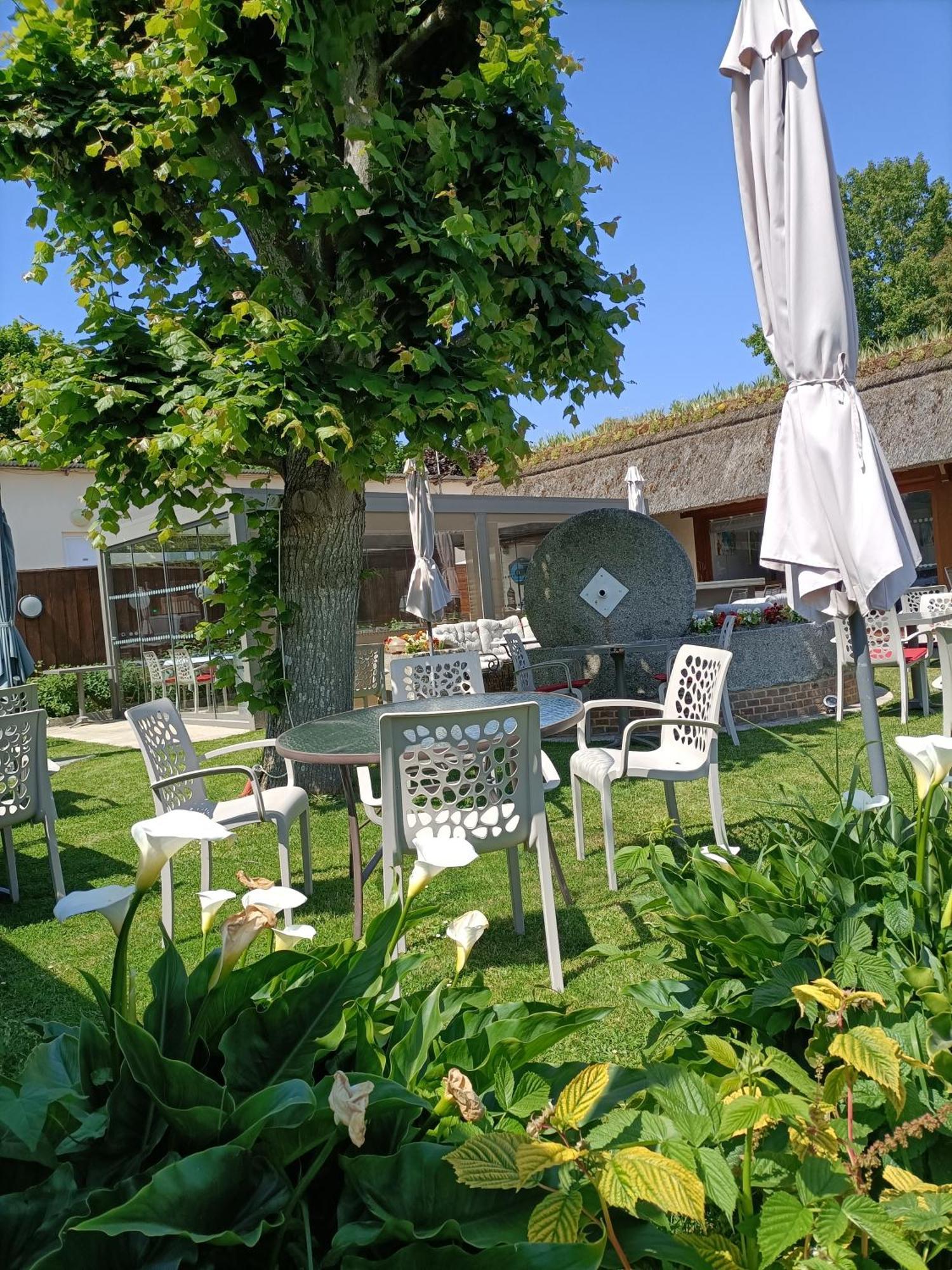 Auberge Du Vieux Tour Le Manoir Canapville  Exterior photo