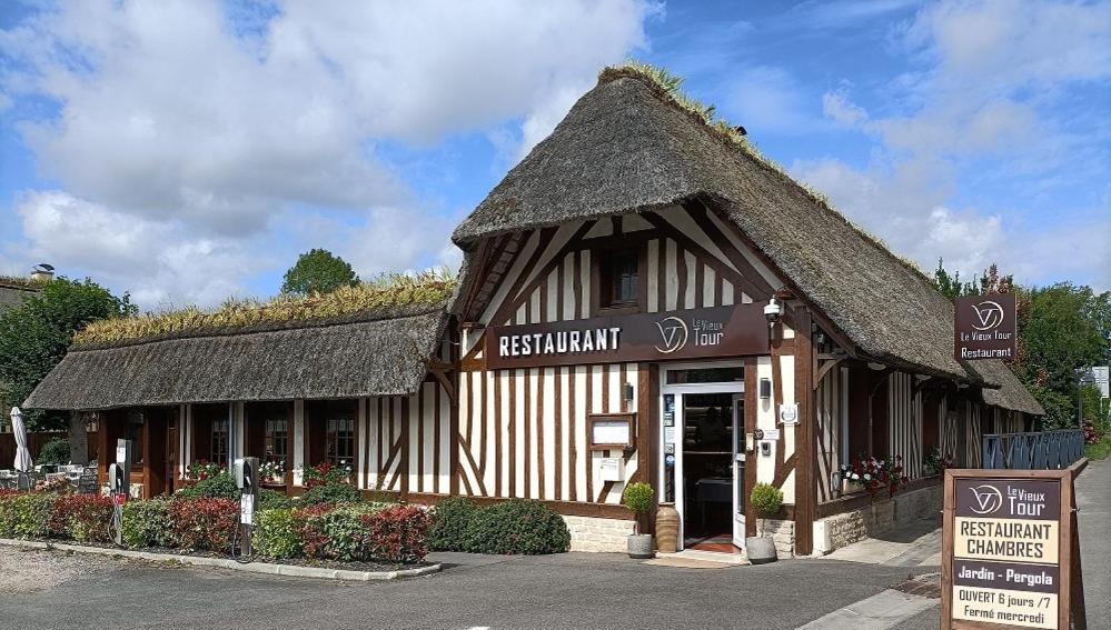 Auberge Du Vieux Tour Le Manoir Canapville  Exterior photo